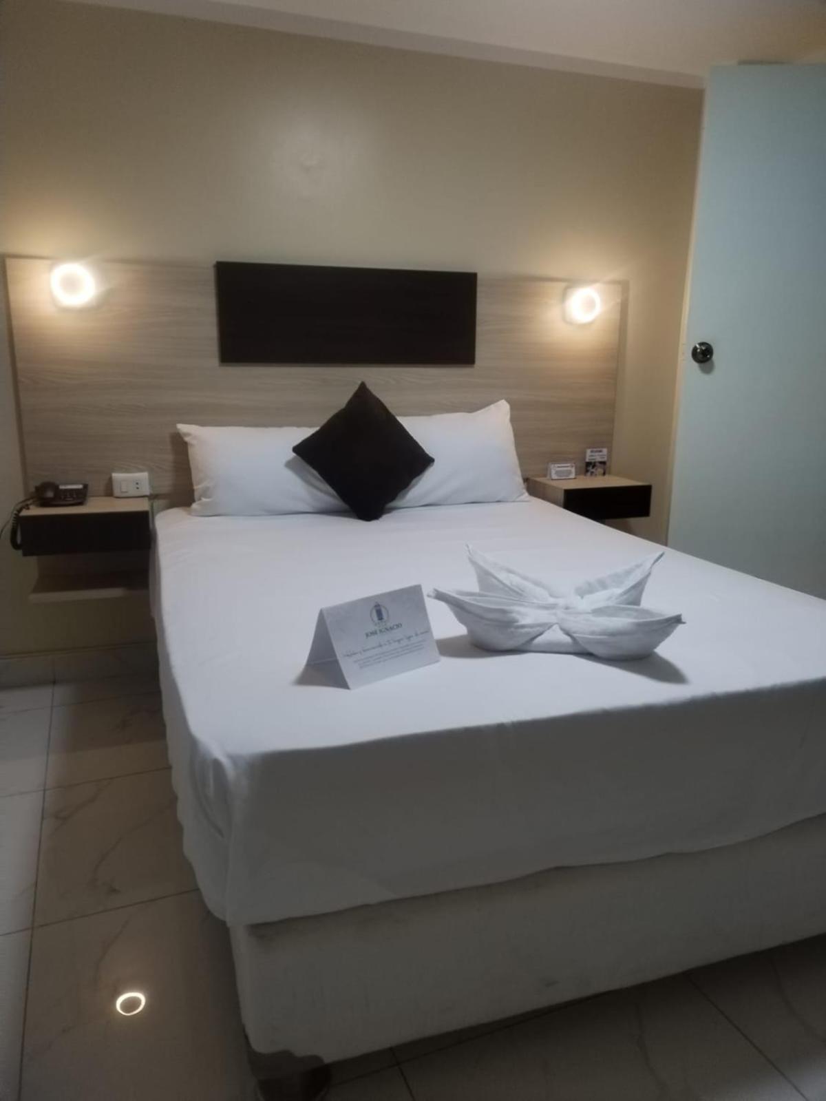 Hotel Jose Ignacio Chepén Buitenkant foto